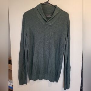 RW&CO. Men's V-Neck Green Sweater, Size Medium